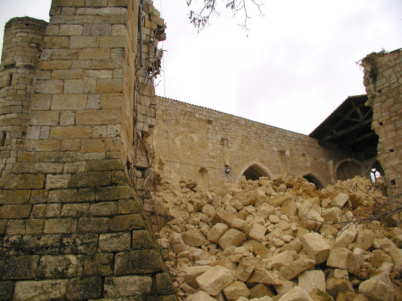 Le mur sud effondré