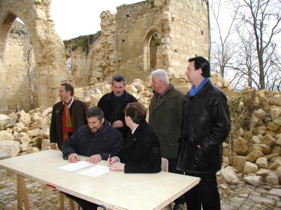 Signature du contrat avec la Fondation - 2004